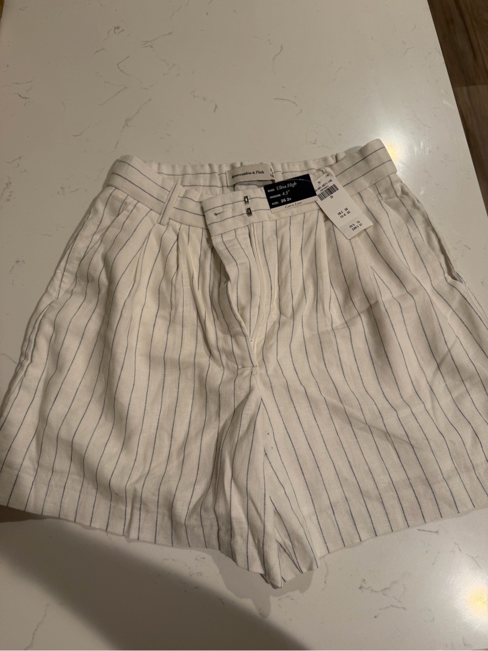 NWT Abercrombie curve love trouser shorts